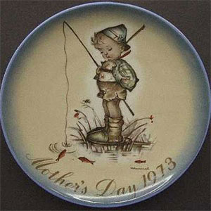 schmid-berta-hummel-mothers-day-plate-1973-The-Little-Fisherman