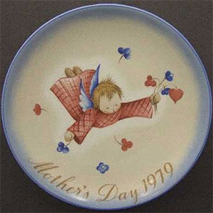 schmid-berta-hummel-mothers-day-plate-1979-Cherub's-Gift