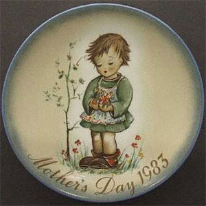 schmid-berta-hummel-mothers-day-plate-1983-Spring-Bouquet