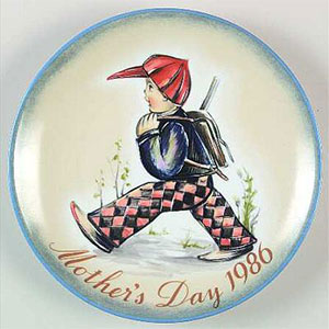 schmid-berta-hummel-mothers-day-plate-1986-Home-from-School