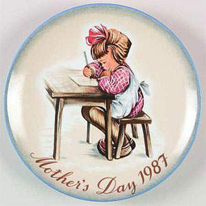 schmid-berta-hummel-mothers-day-plate-1987-Mother's-Little-Learner