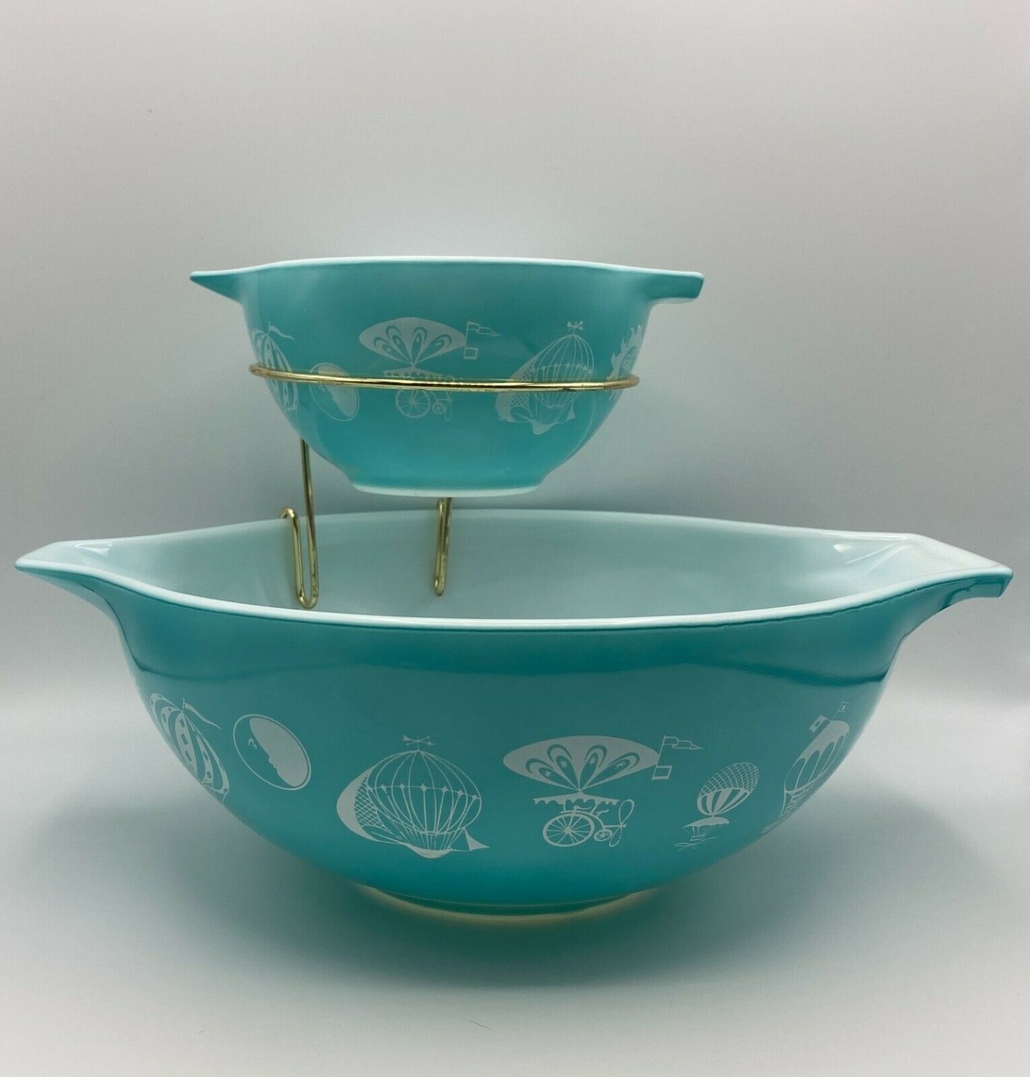 The 10 Most Popular Vintage Pyrex Patterns - Antique HQ