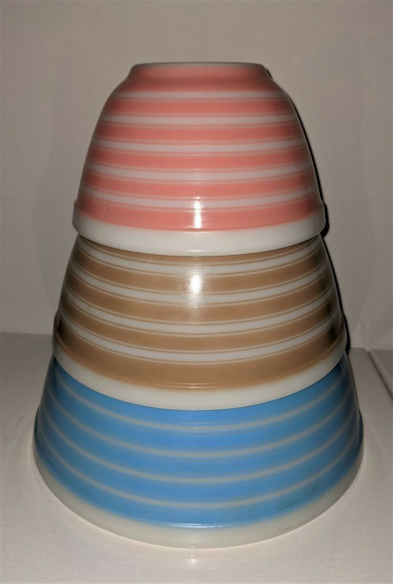 The 10 Most Popular Vintage Pyrex Patterns - Antique HQ